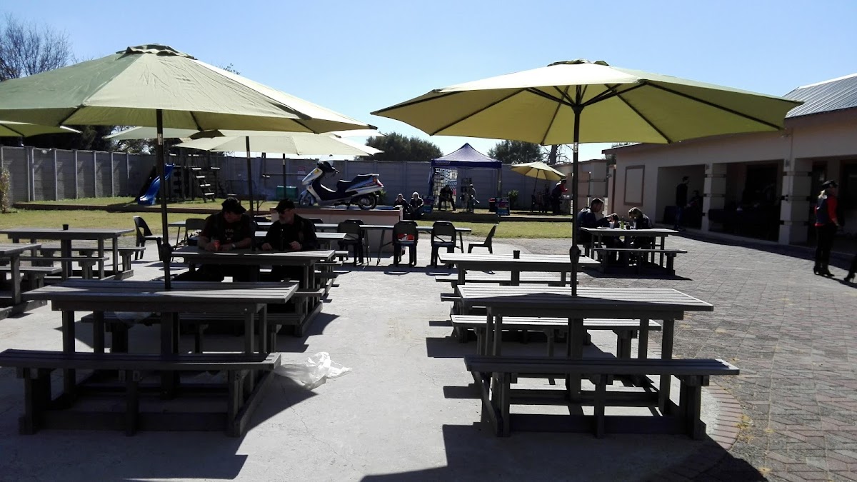 Jackie's Pub & Restaurant